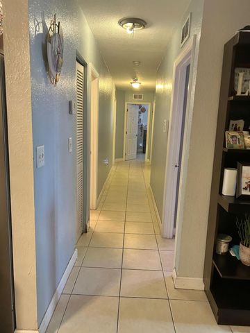 1530 SW 68th Ave, North Lauderdale, FL 33068