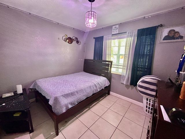 1530 SW 68th Ave, North Lauderdale, FL 33068