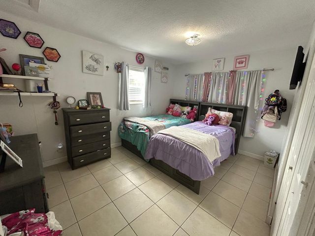 1530 SW 68th Ave, North Lauderdale, FL 33068