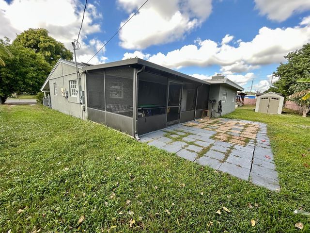 1530 SW 68th Ave, North Lauderdale, FL 33068