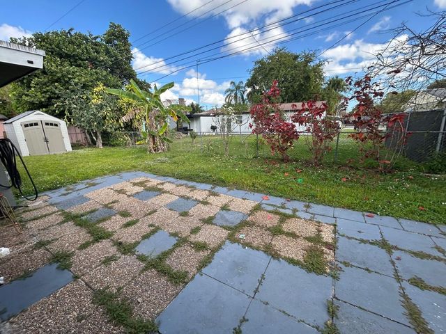 1530 SW 68th Ave, North Lauderdale, FL 33068