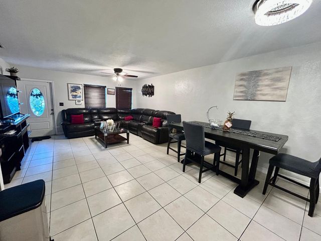 1530 SW 68th Ave, North Lauderdale, FL 33068