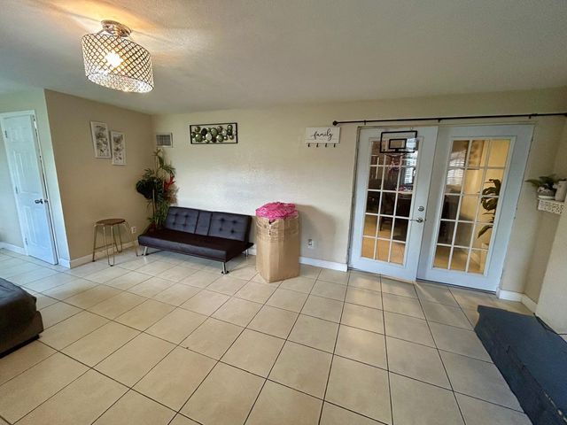 1530 SW 68th Ave, North Lauderdale, FL 33068