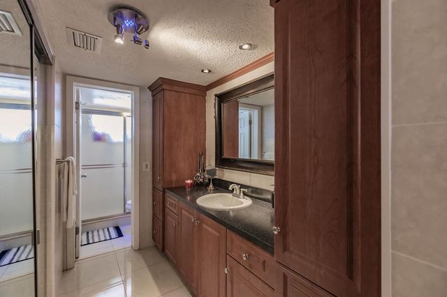 4270 NW 40th Street 105, Lauderdale Lakes, FL 33319