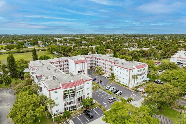 4270 NW 40th Street 105, Lauderdale Lakes, FL 33319