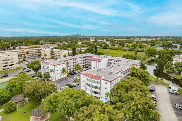 4270 NW 40th Street 105, Lauderdale Lakes, FL 33319