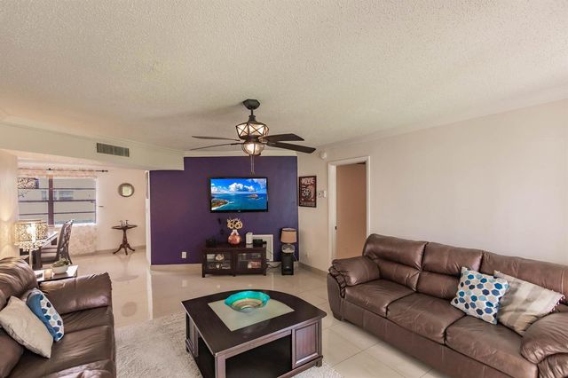 4270 NW 40th Street 105, Lauderdale Lakes, FL 33319