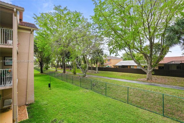 10610 SW 158th Ct 208, Miami, FL 33196