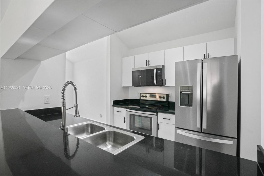 10610 SW 158th Ct 208, Miami, FL 33196