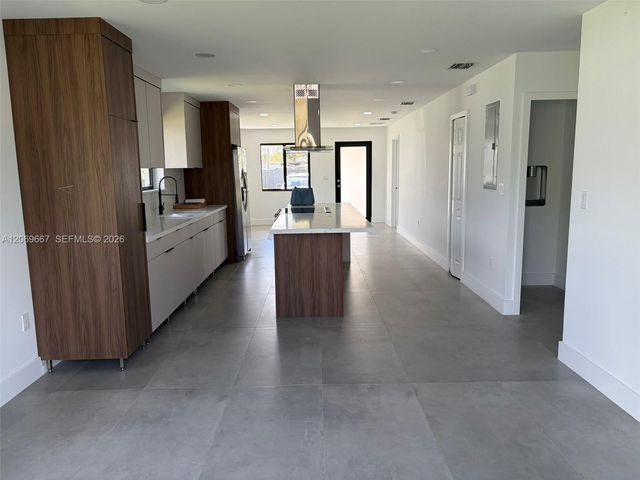 2420 NW 154th Street ., Miami Gardens, FL 33054