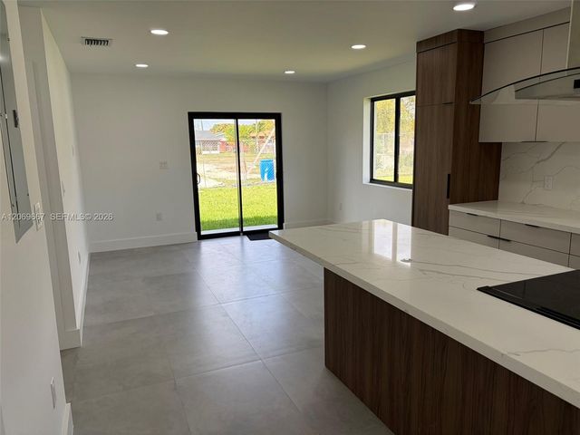 2420 NW 154th Street ., Miami Gardens, FL 33054