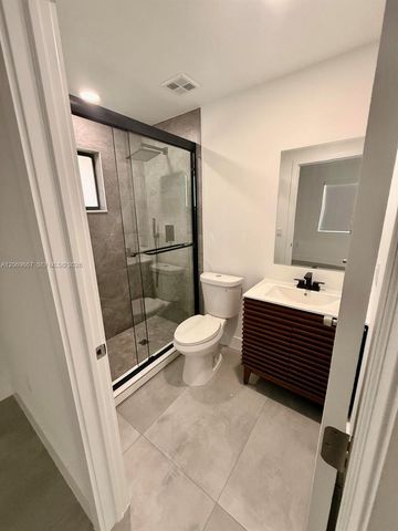 2420 NW 154th Street ., Miami Gardens, FL 33054
