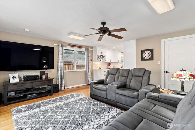 11921 Farwest Drive SW, Lakewood, WA 98498