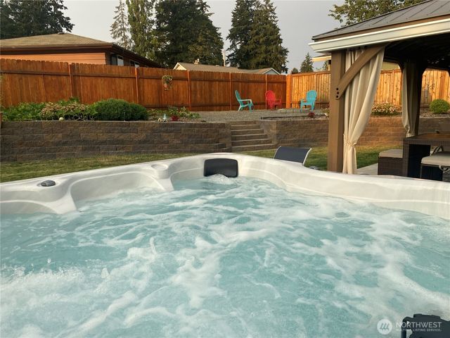 11921 Farwest Drive SW, Lakewood, WA 98498