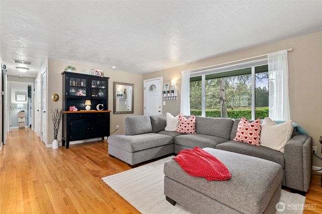 11921 Farwest Drive SW, Lakewood, WA 98498