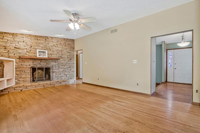 821 W PADONIA RD, Cockeysville, MD 21030
