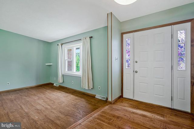 821 W PADONIA RD, Cockeysville, MD 21030