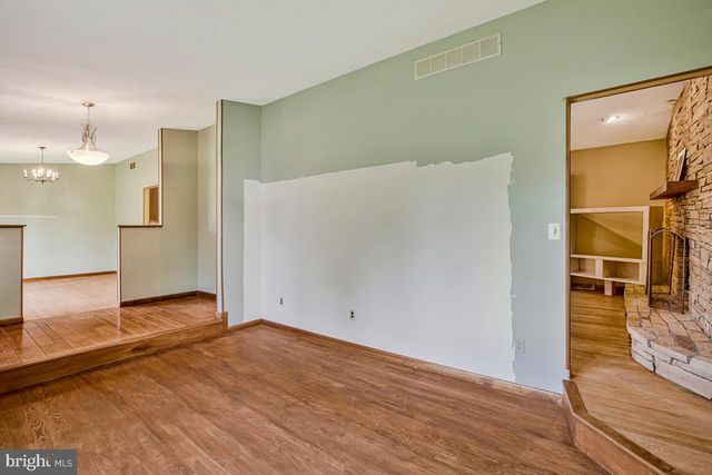 821 W PADONIA RD, Cockeysville, MD 21030