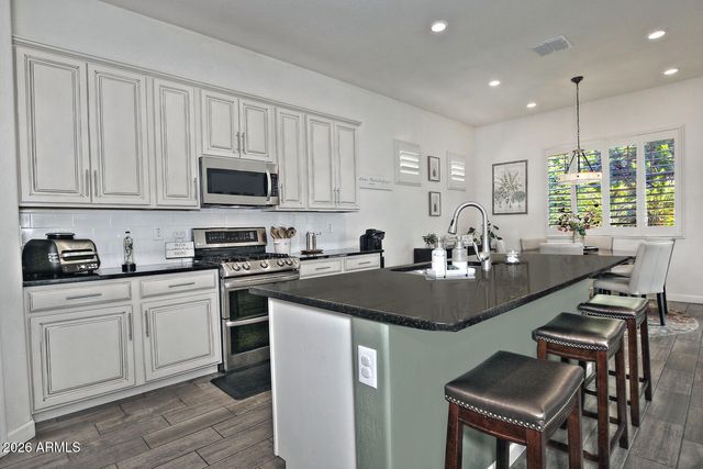 924 E DUMBARTON Avenue, Gilbert, AZ 85298