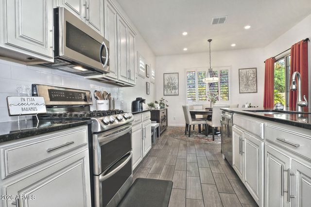 924 E DUMBARTON Avenue, Gilbert, AZ 85298