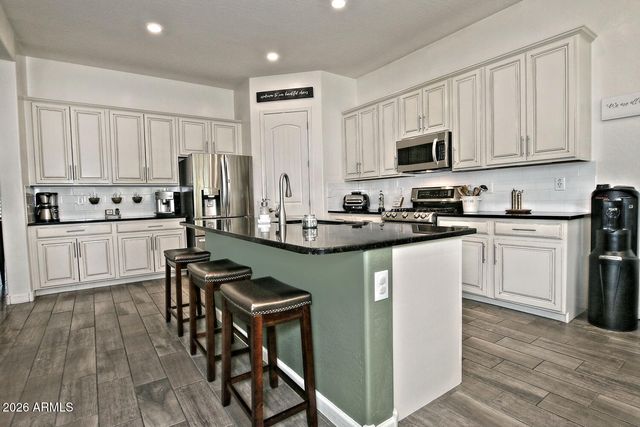 924 E DUMBARTON Avenue, Gilbert, AZ 85298