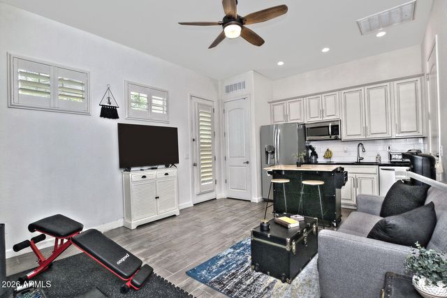 924 E DUMBARTON Avenue, Gilbert, AZ 85298