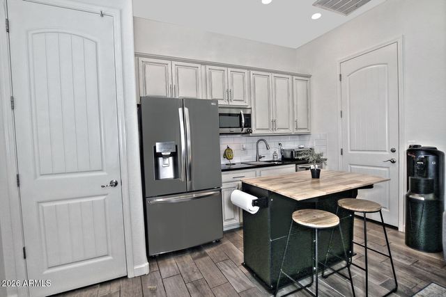 924 E DUMBARTON Avenue, Gilbert, AZ 85298