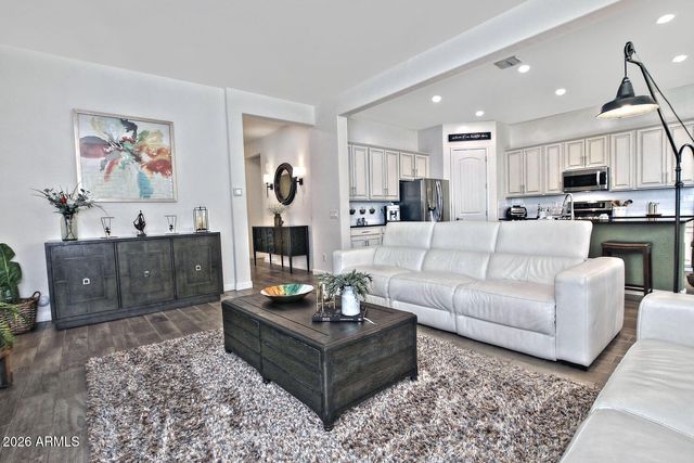 924 E DUMBARTON Avenue, Gilbert, AZ 85298