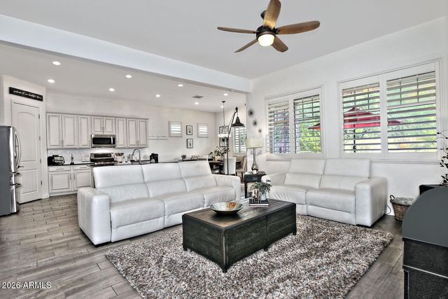 924 E DUMBARTON Avenue, Gilbert, AZ 85298