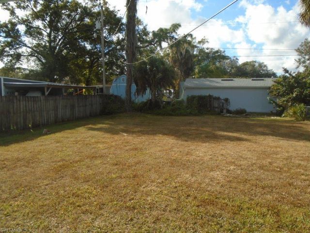 1627 Beachwood DR, North Fort Myers, FL 33903