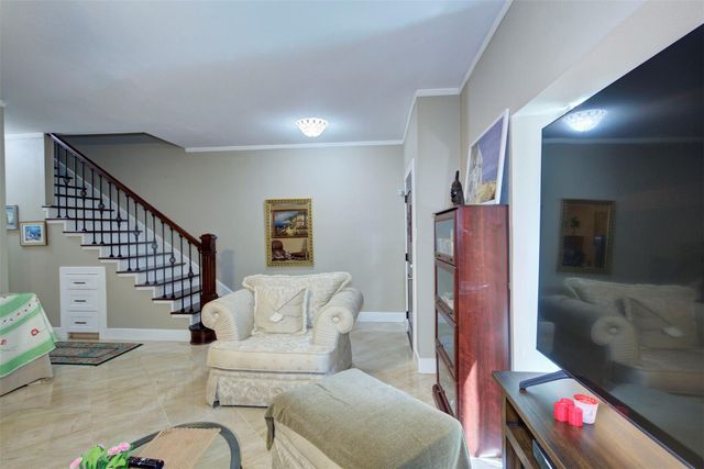 840 Threadneedle Street E 208, Houston, TX 77079