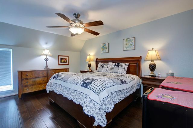 840 Threadneedle Street E 208, Houston, TX 77079