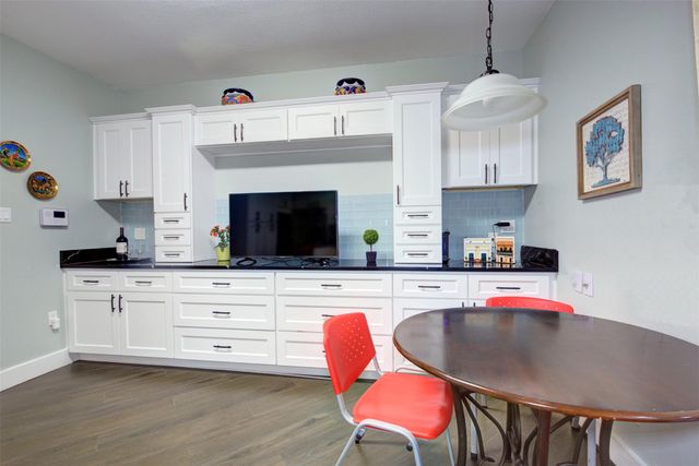 840 Threadneedle Street E 208, Houston, TX 77079