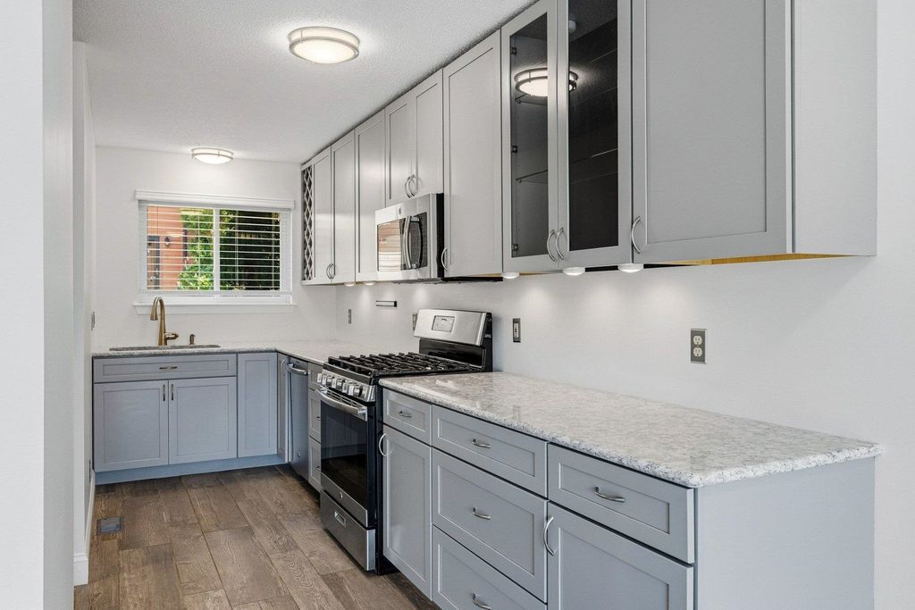 Image 13 of property listing at 107 Dunvegan Woods Drive, Hampton, NH 03842