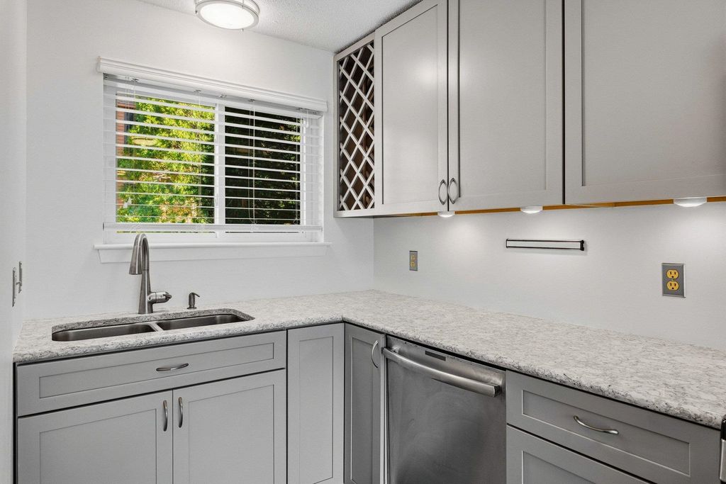 Image 15 of property listing at 107 Dunvegan Woods Drive, Hampton, NH 03842
