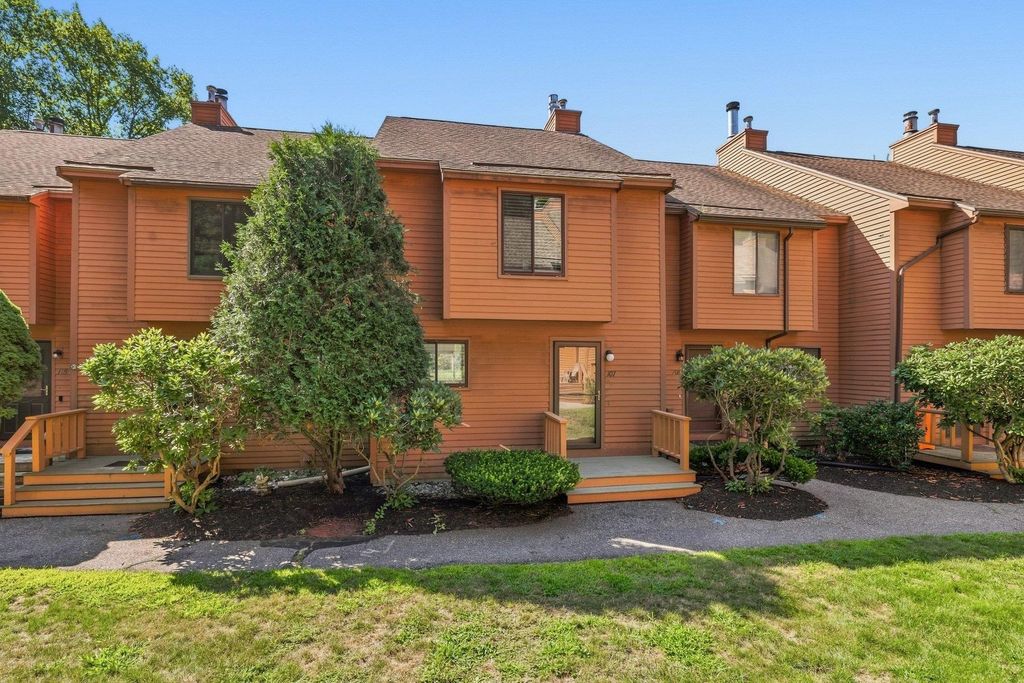 Image 3 of property listing at 107 Dunvegan Woods Drive, Hampton, NH 03842