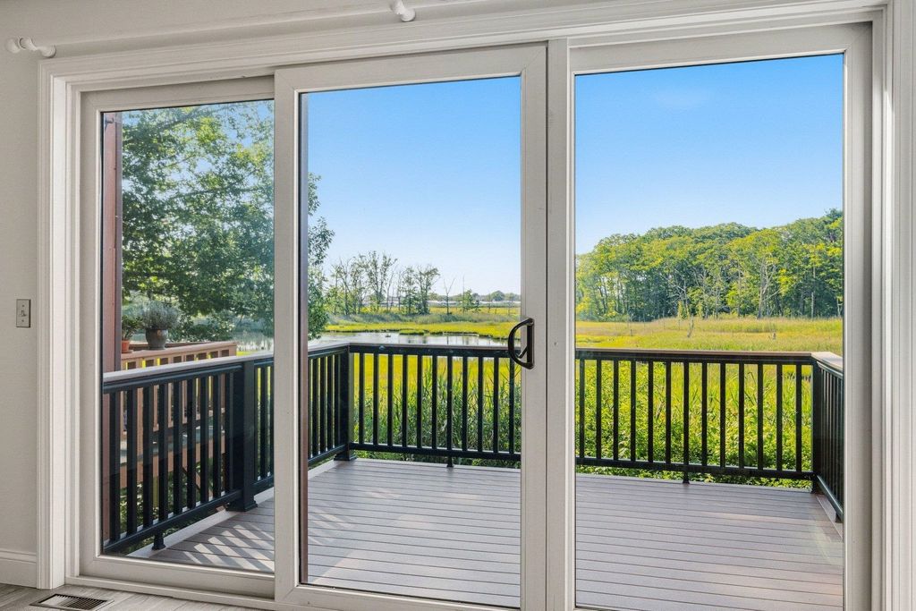 Image 4 of property listing at 107 Dunvegan Woods Drive, Hampton, NH 03842
