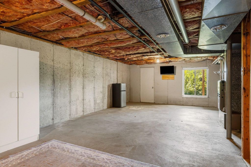 Image 33 of property listing at 107 Dunvegan Woods Drive, Hampton, NH 03842