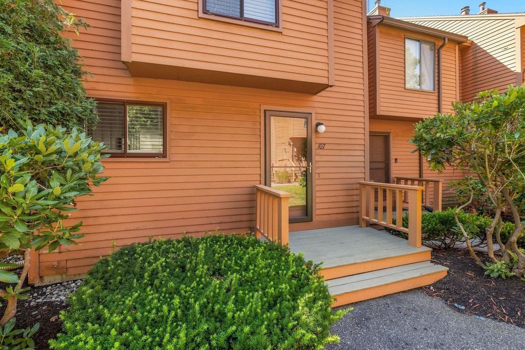 Image 36 of property listing at 107 Dunvegan Woods Drive, Hampton, NH 03842