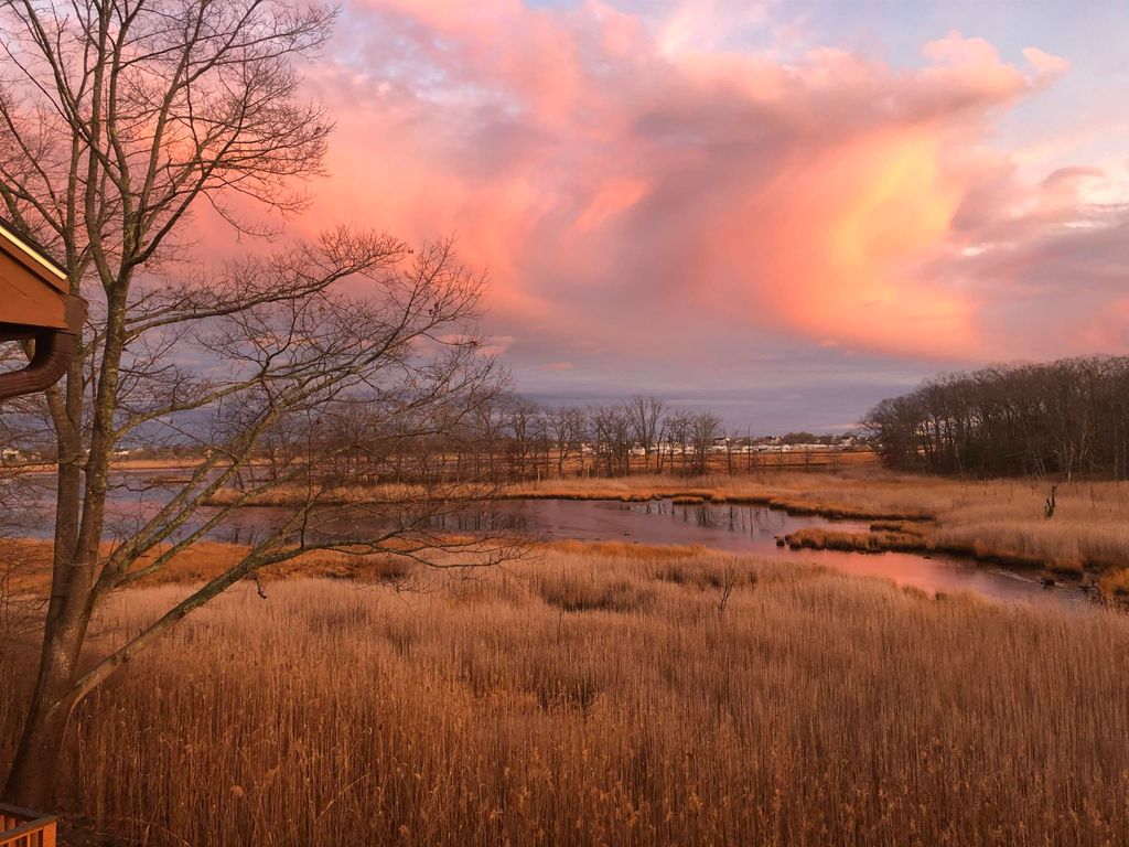 Image 43 of property listing at 107 Dunvegan Woods Drive, Hampton, NH 03842