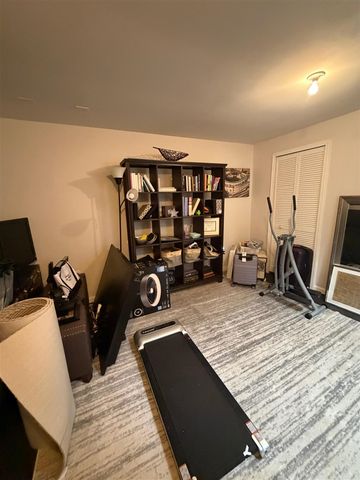 16896 Farmington Road, Livonia, MI 48154