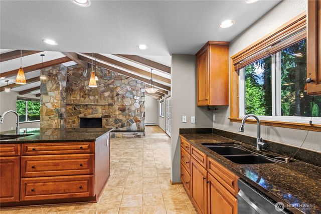 1 Beach Lane SW, Lakewood, WA 98498