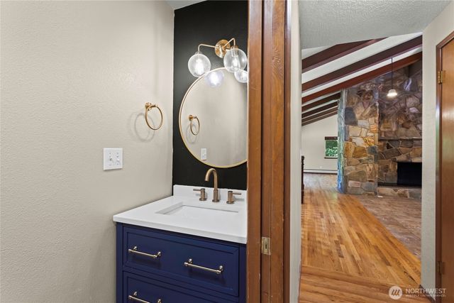 1 Beach Lane SW, Lakewood, WA 98498