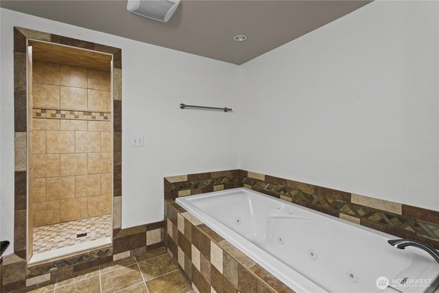 1 Beach Lane SW, Lakewood, WA 98498