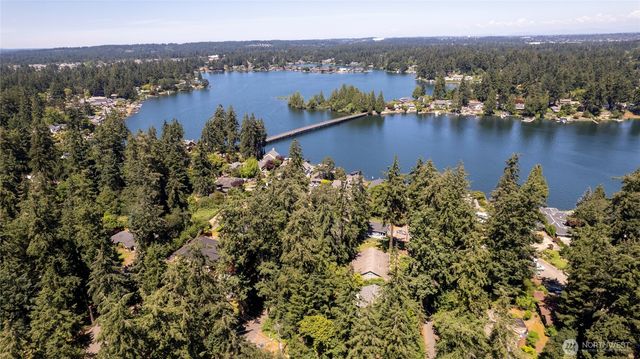 1 Beach Lane SW, Lakewood, WA 98498