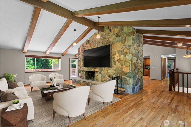 1 Beach Lane SW, Lakewood, WA 98498