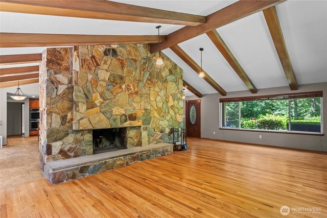 1 Beach Lane SW, Lakewood, WA 98498