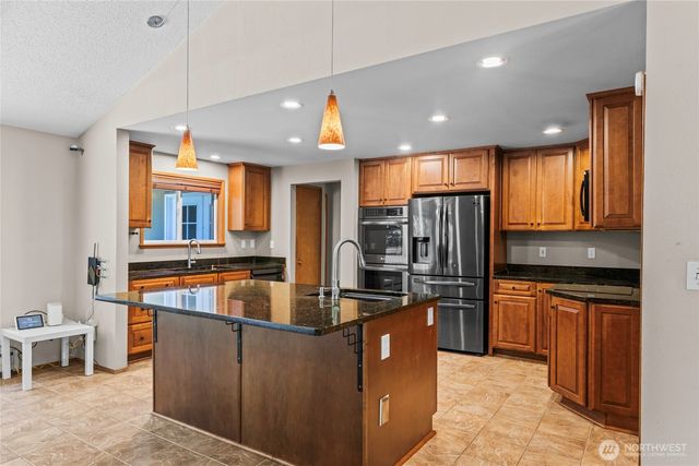 1 Beach Lane SW, Lakewood, WA 98498