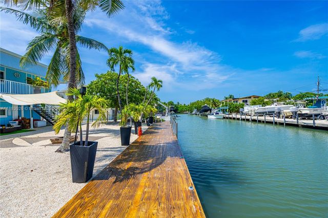 126 Columbus Dr, Islamorada, FL 33036