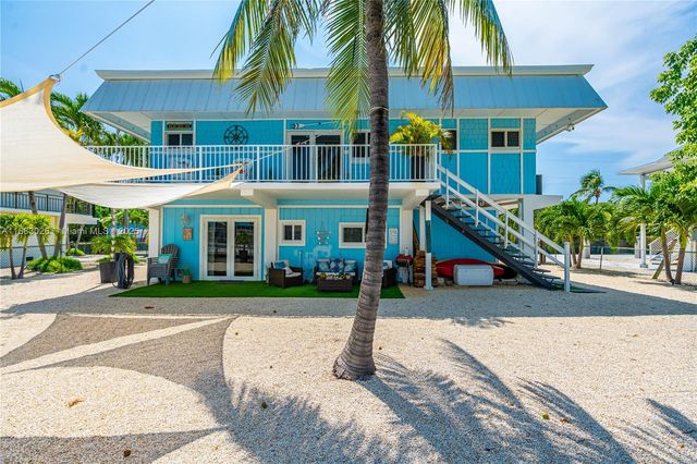 126 Columbus Dr, Islamorada, FL 33036